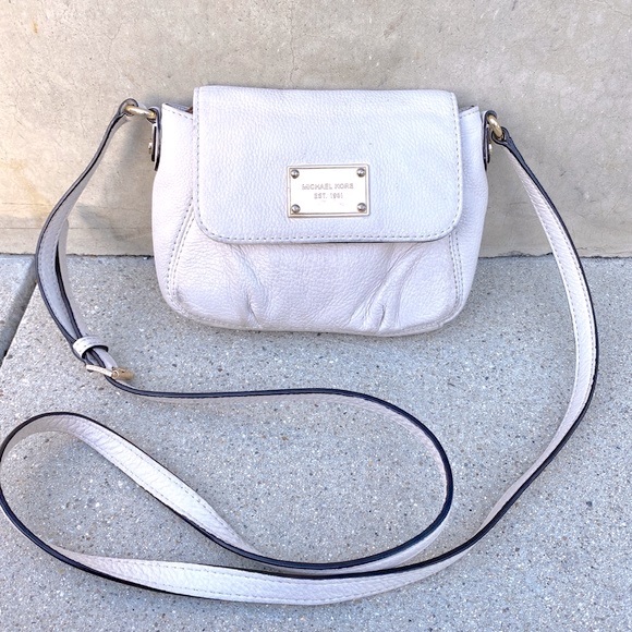 Michael Kors Handbags - Michael Kors jet set crossbody purse jetsetter shoulder bag MK travel sling side